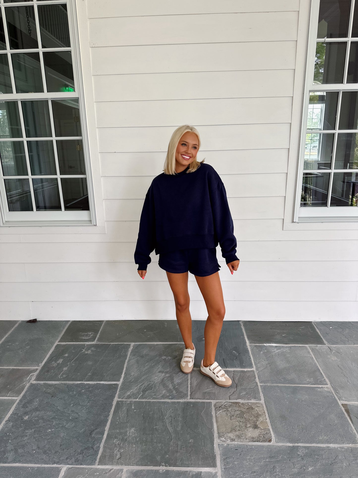 “Let’s travel” shorts in navy