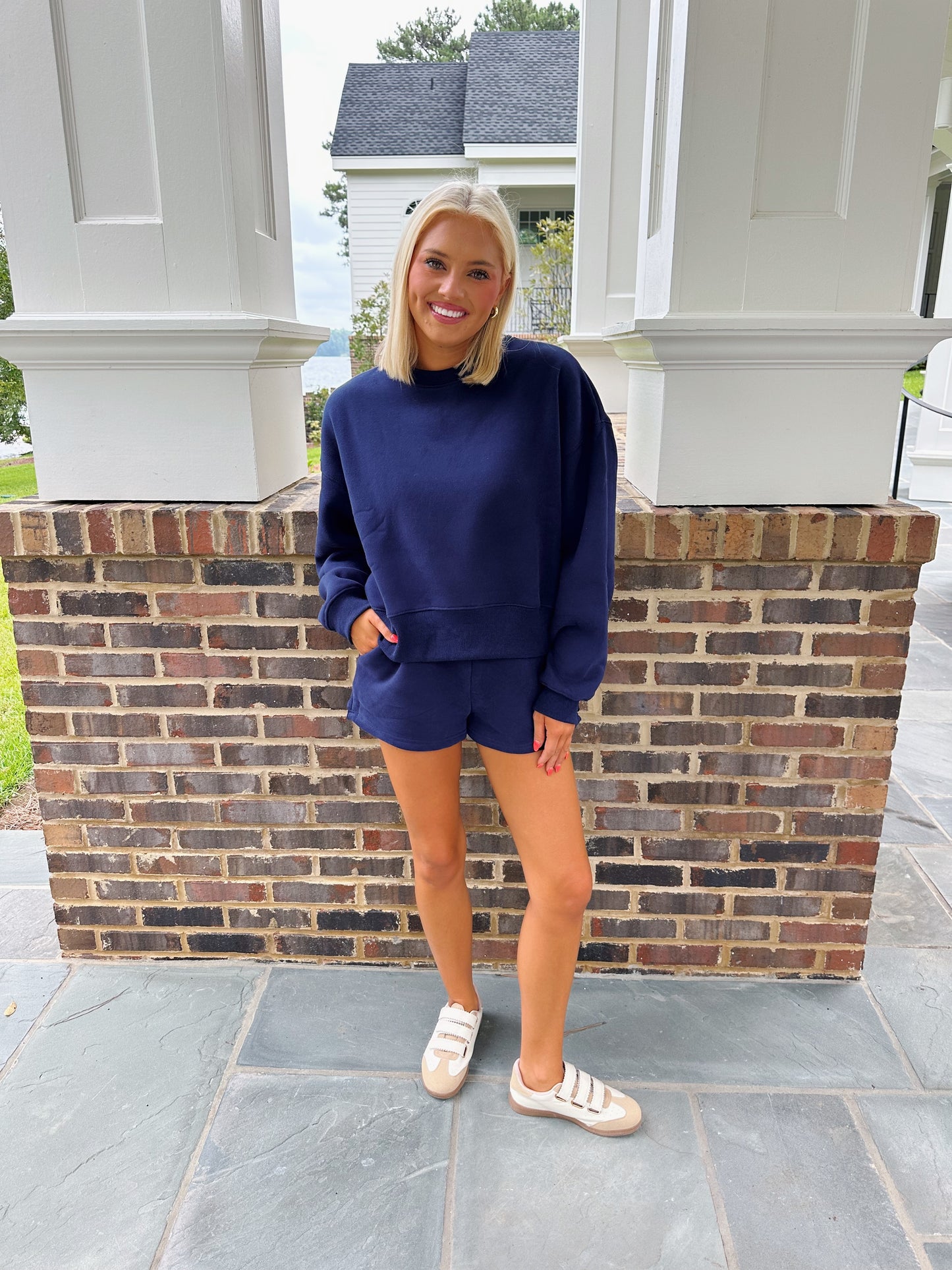 “Let’s travel” shorts in navy