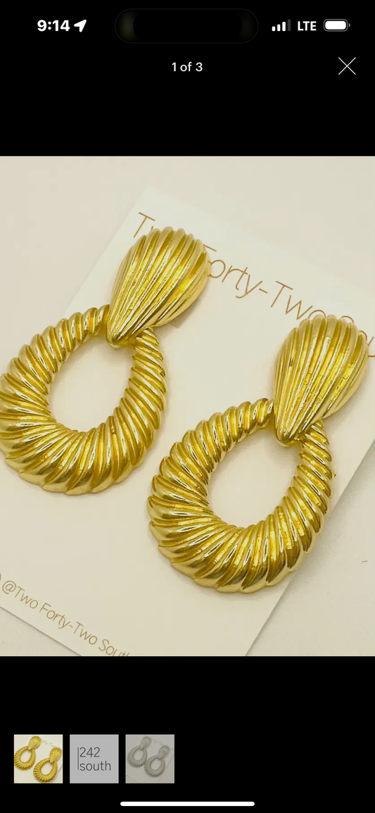 Gold Teardrop Earrings